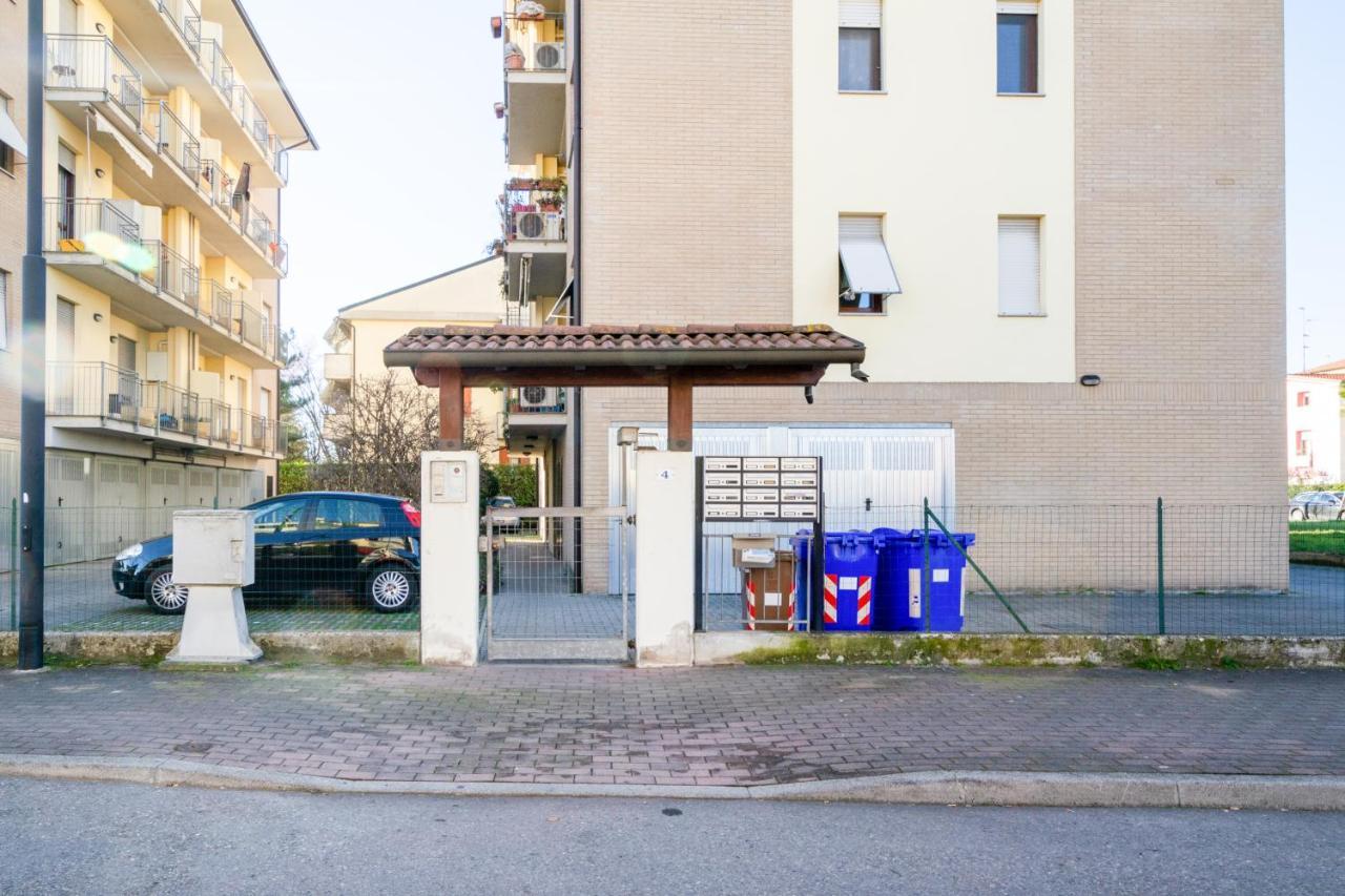 Apartament Parma Fiere Studio Con Parcheggio E Balcone Zewnętrze zdjęcie